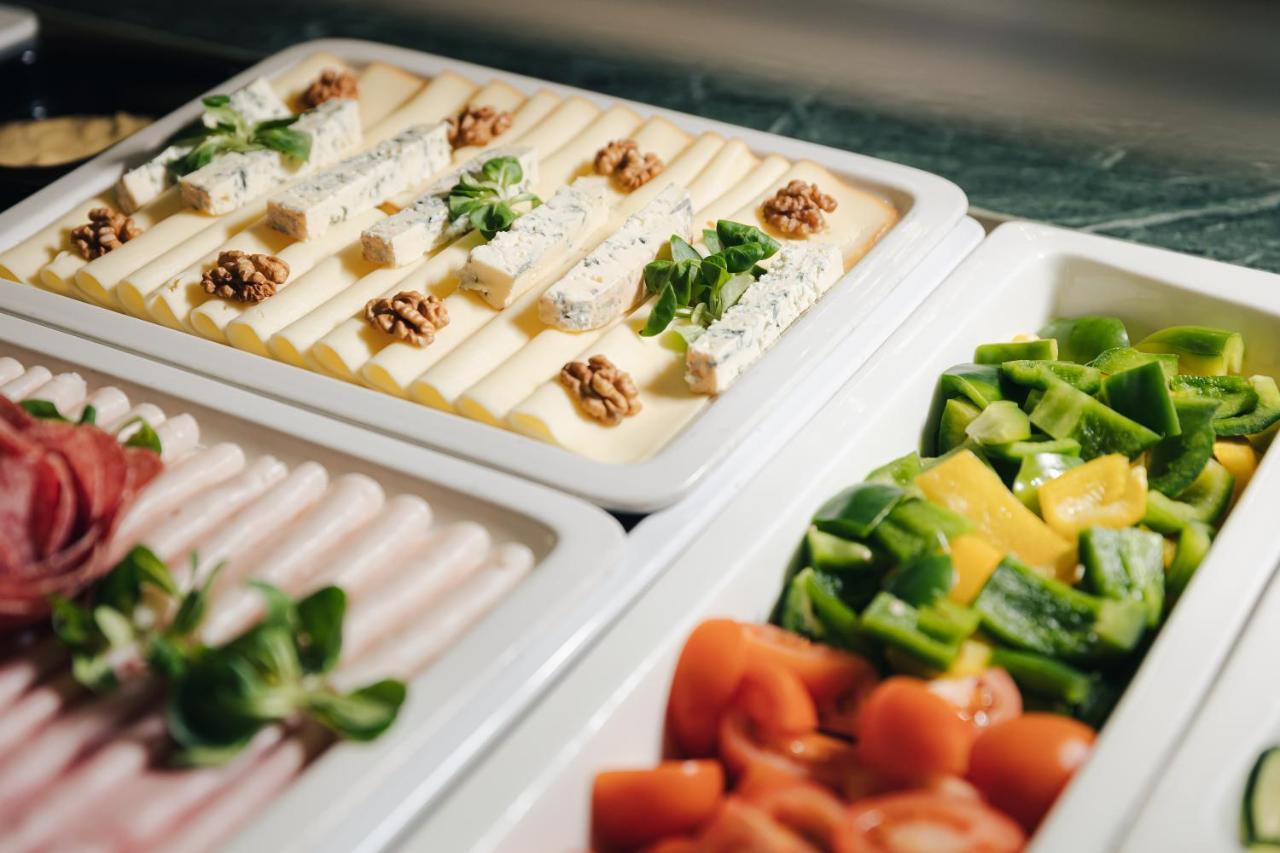 Humboldt Park Hotel & Spa Κάρλοβι Βάρι Εξωτερικό φωτογραφία