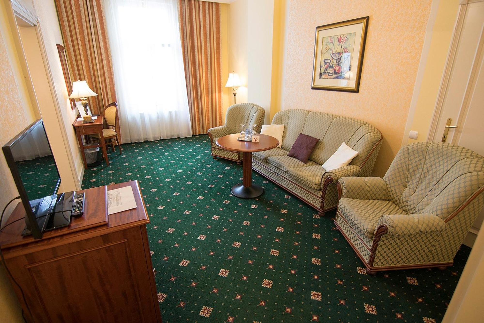 Humboldt Park Hotel & Spa Κάρλοβι Βάρι Εξωτερικό φωτογραφία
