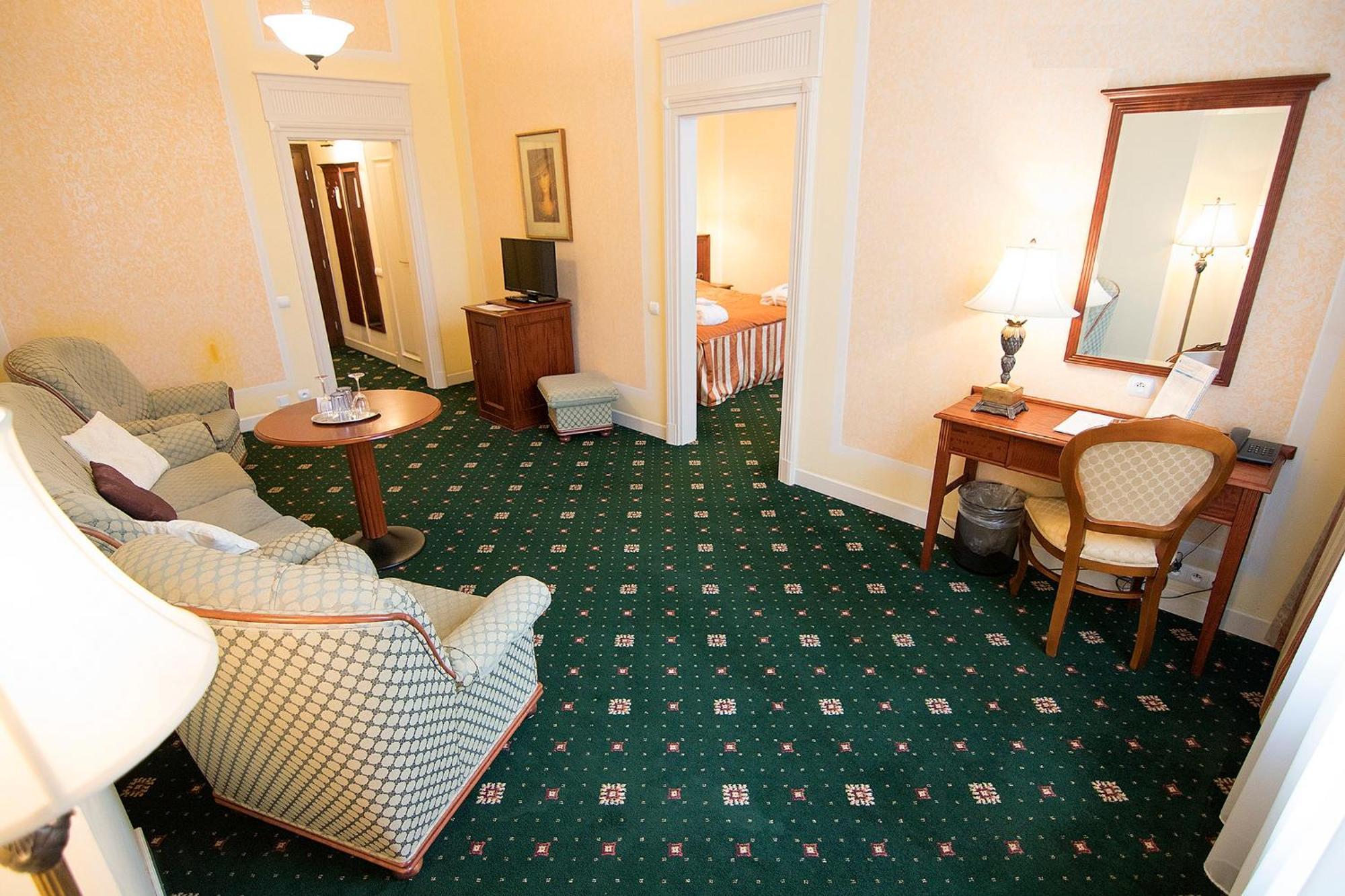 Humboldt Park Hotel & Spa Κάρλοβι Βάρι Εξωτερικό φωτογραφία